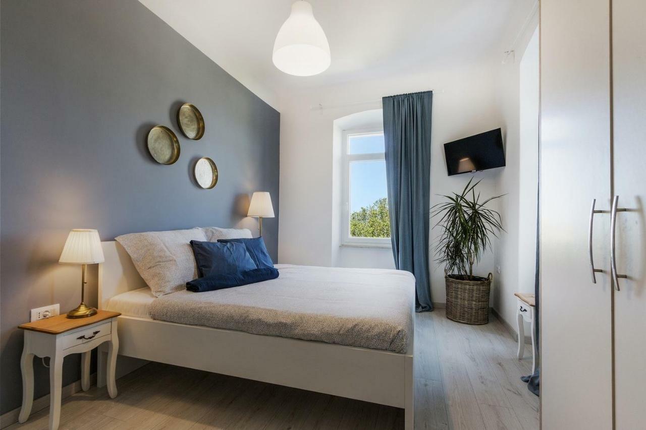 *** Lounge Terrace Apartment With The Harbour View / City Centre *** Pula Exterior foto